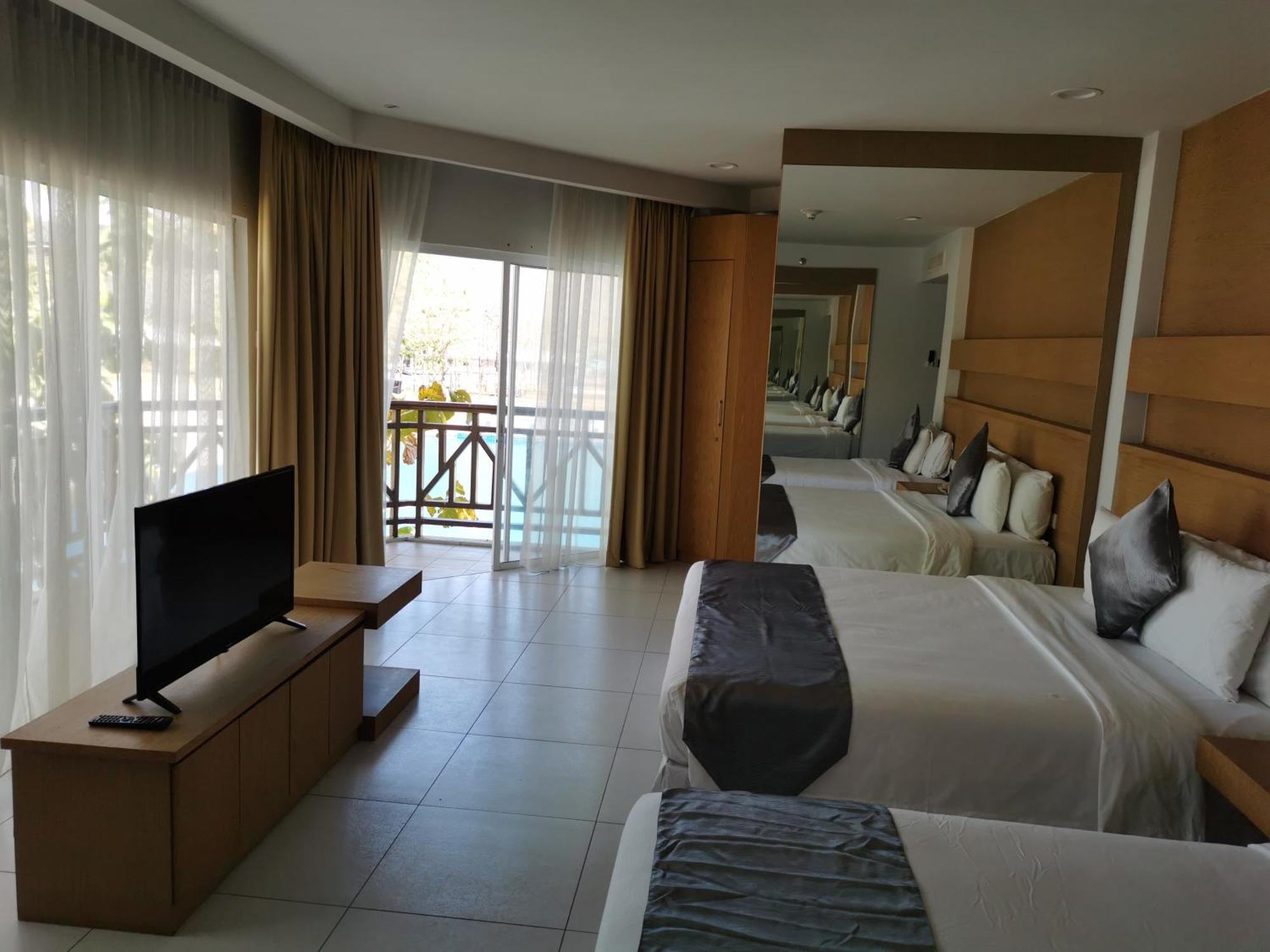 Century Langkasuka Resort Langkawi Пантай-Сенанг Экстерьер фото
