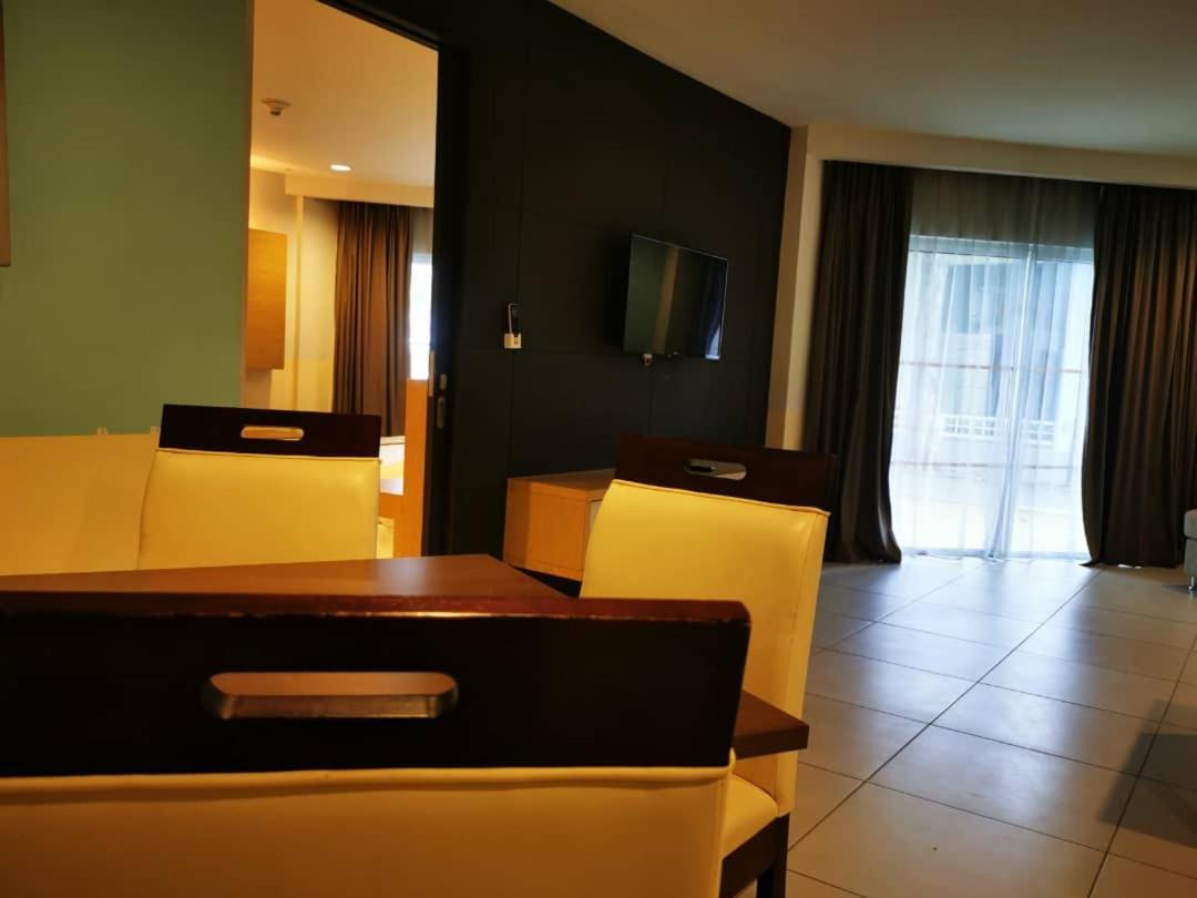 Century Langkasuka Resort Langkawi Пантай-Сенанг Экстерьер фото