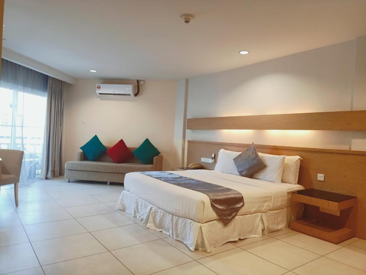 Century Langkasuka Resort Langkawi Пантай-Сенанг Экстерьер фото