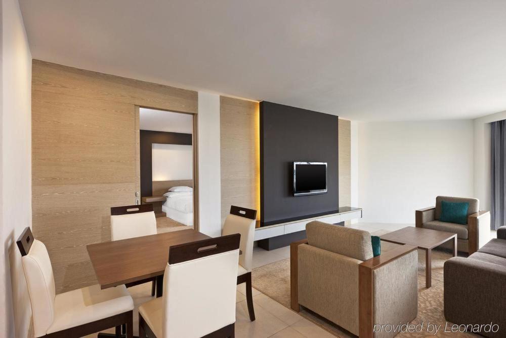 Century Langkasuka Resort Langkawi Пантай-Сенанг Экстерьер фото